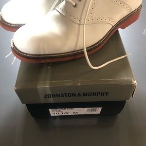 johnston and murphy white bucks